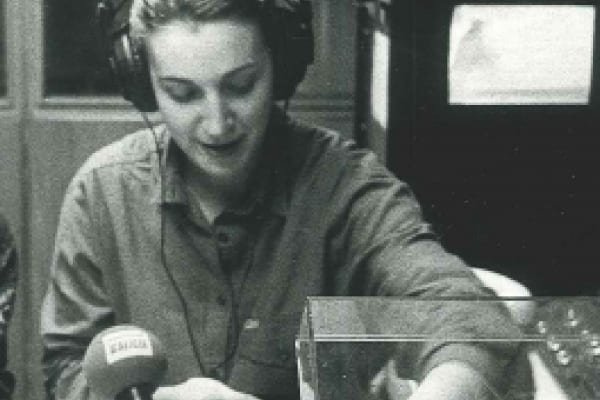 Begoña Caamaño: o transgredir das ondas