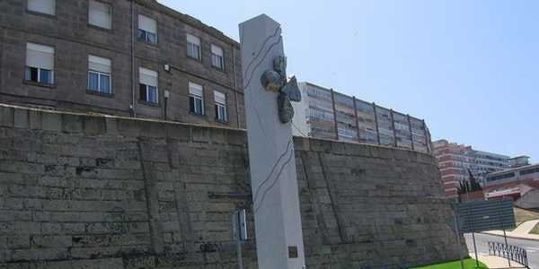 Monumento a los marineros muertos en el mar