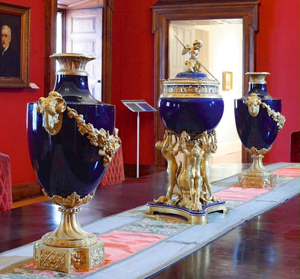 Colección de Mobiliario y Artes Decorativas