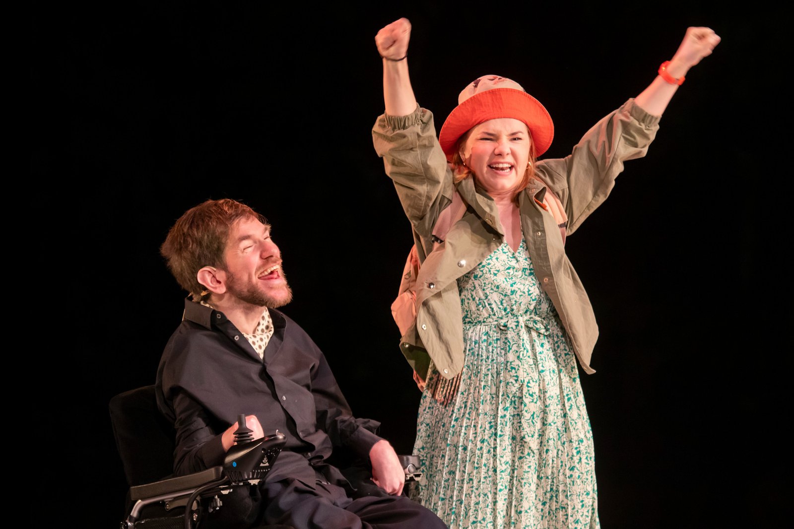 Tanttaka Teatroa: «Sabes que las flores de plástico nunca han vivido, verdad?»