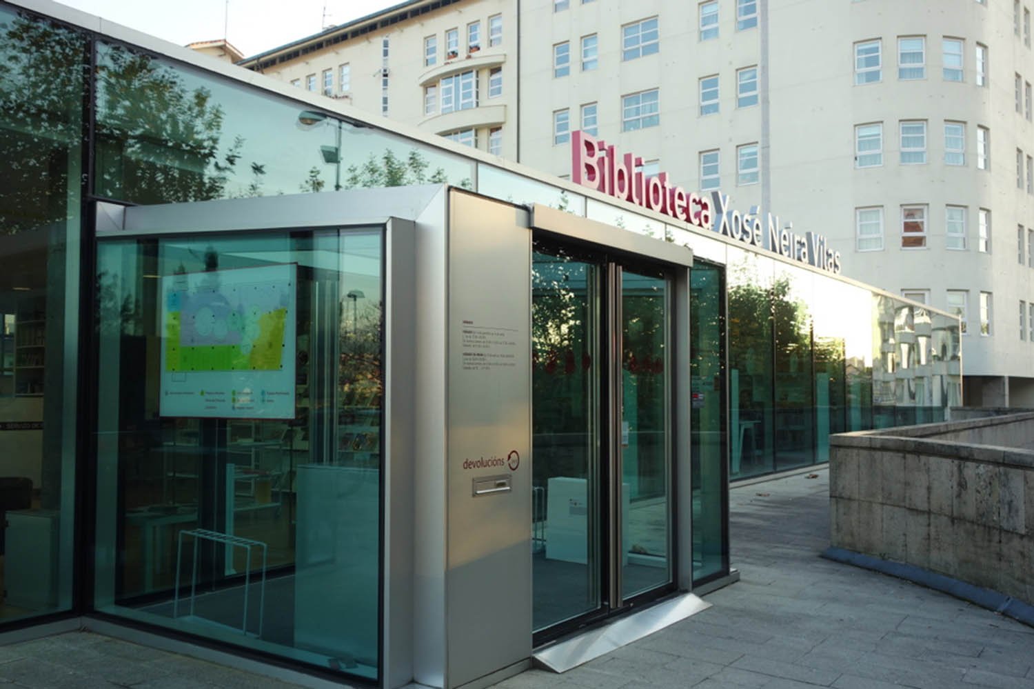 Biblioteca Municipal Xosé Neira Vilas-Programación abril