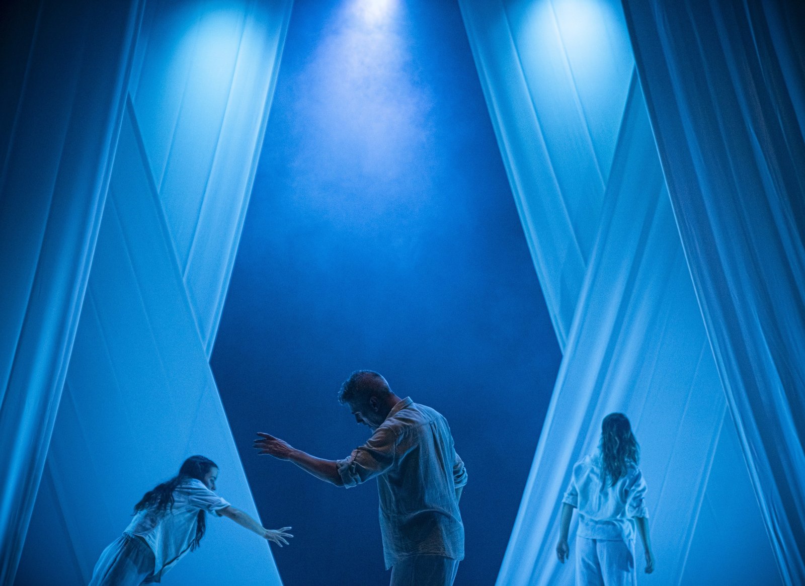 Óscar Cobos Cía. de Danza: «Nove espellos». Día Internacional da Danza